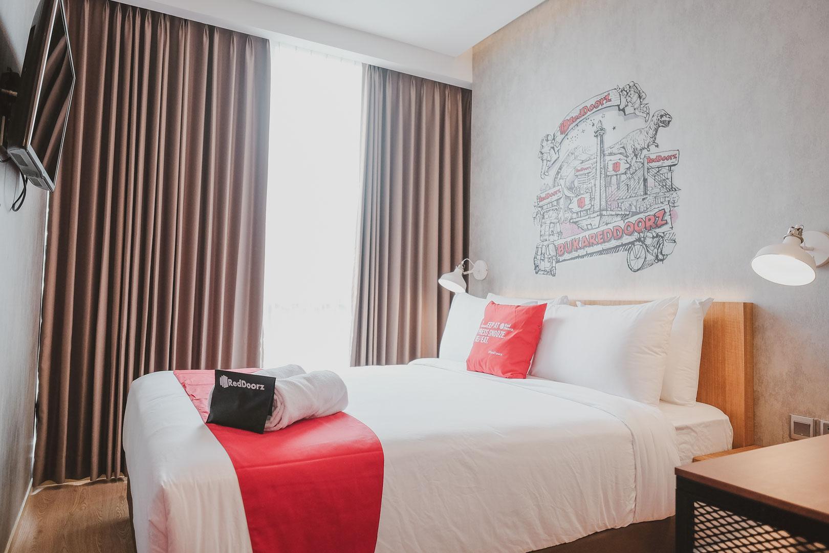 Reddoorz Plus @ Thamrin Джакарта Экстерьер фото