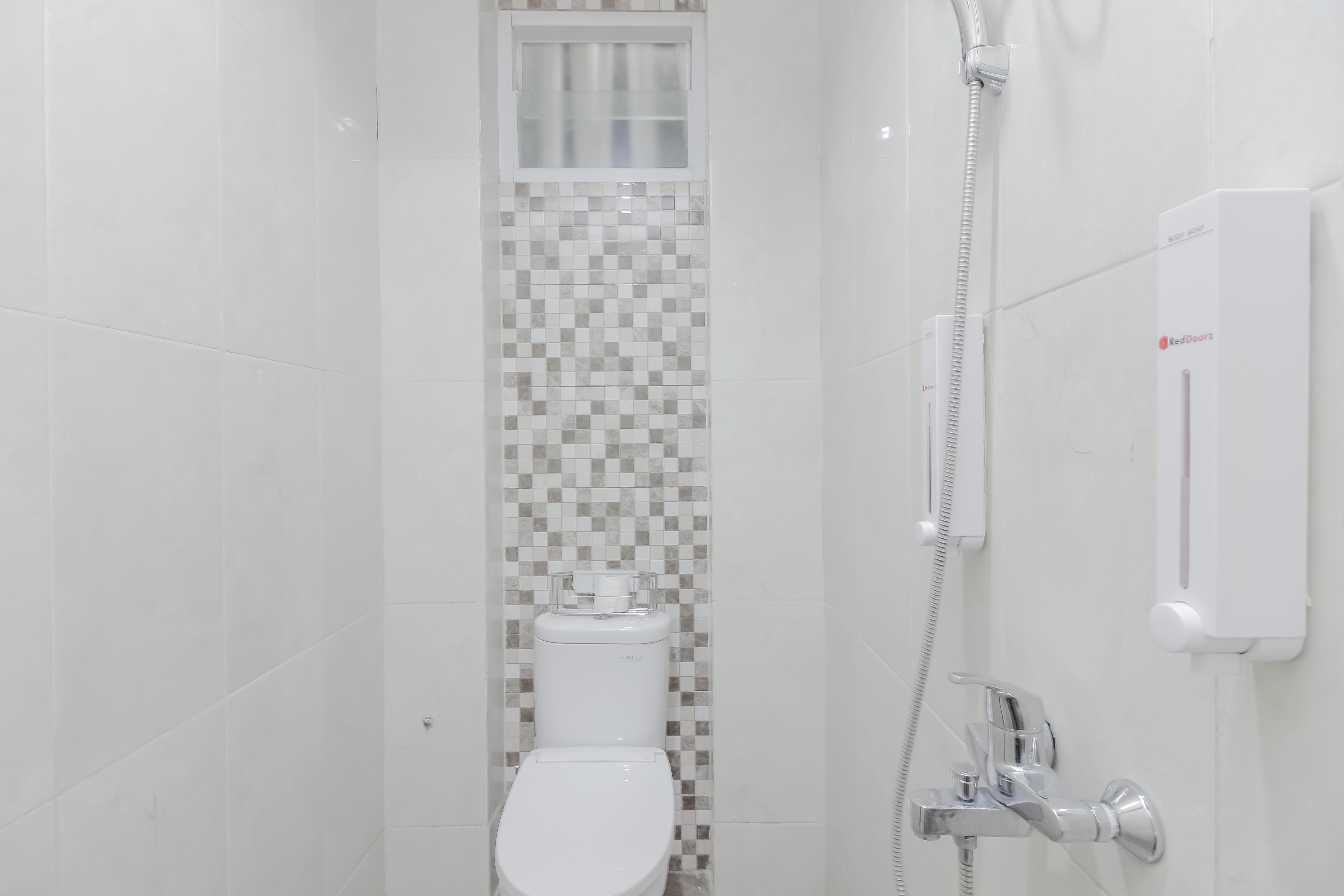 Reddoorz Plus @ Thamrin Джакарта Экстерьер фото