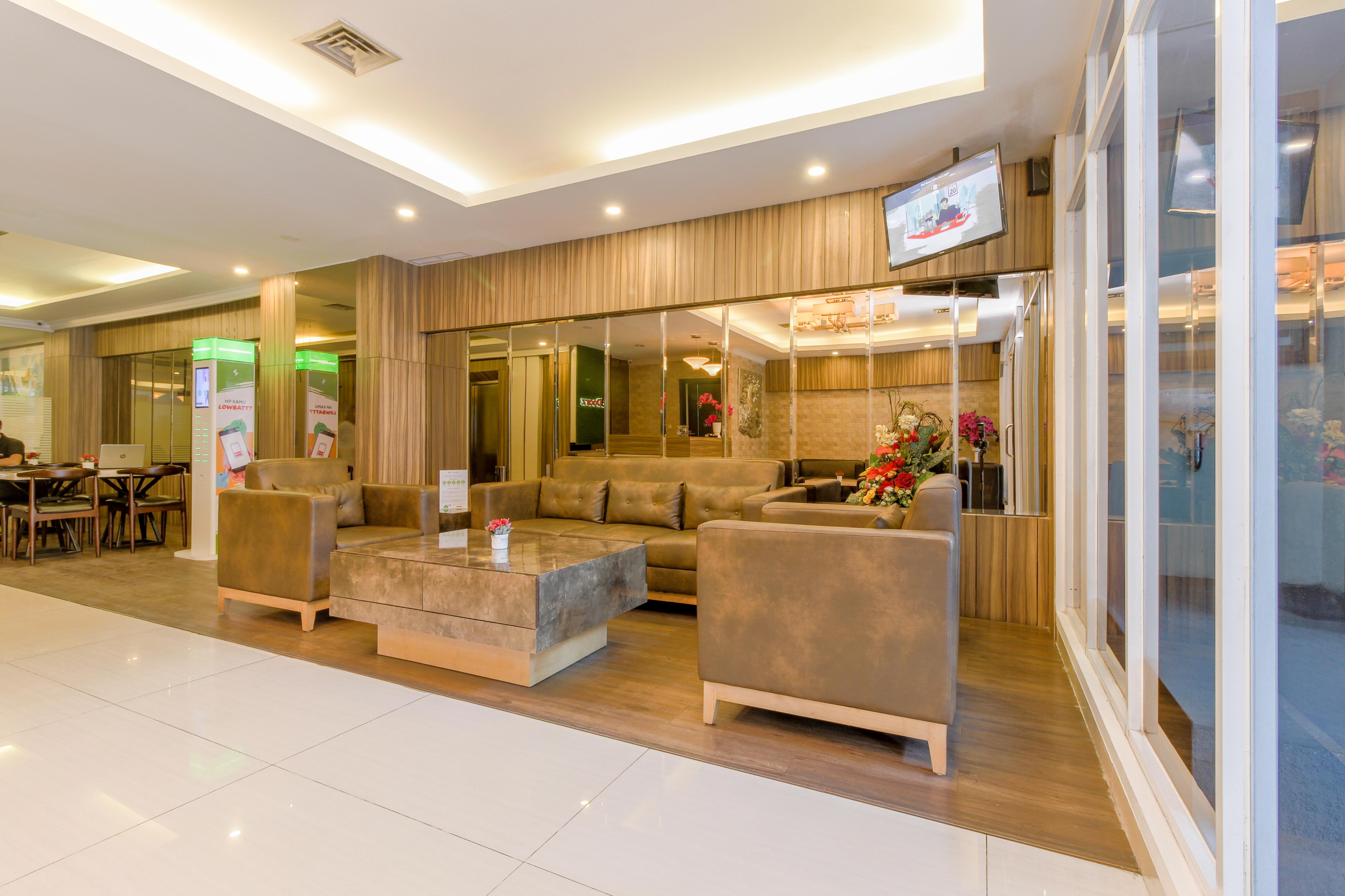 Reddoorz Plus @ Thamrin Джакарта Экстерьер фото